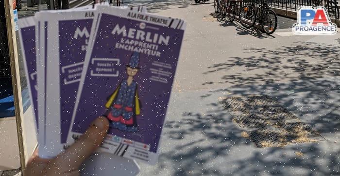 Distribution Flyer Merlin, l'apprenti enchanteur Paris